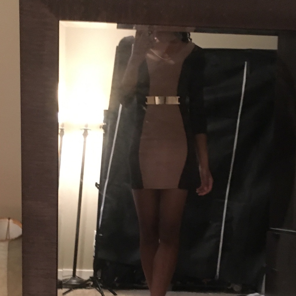 UK2LA black/light brown V-neck dress w/ belt